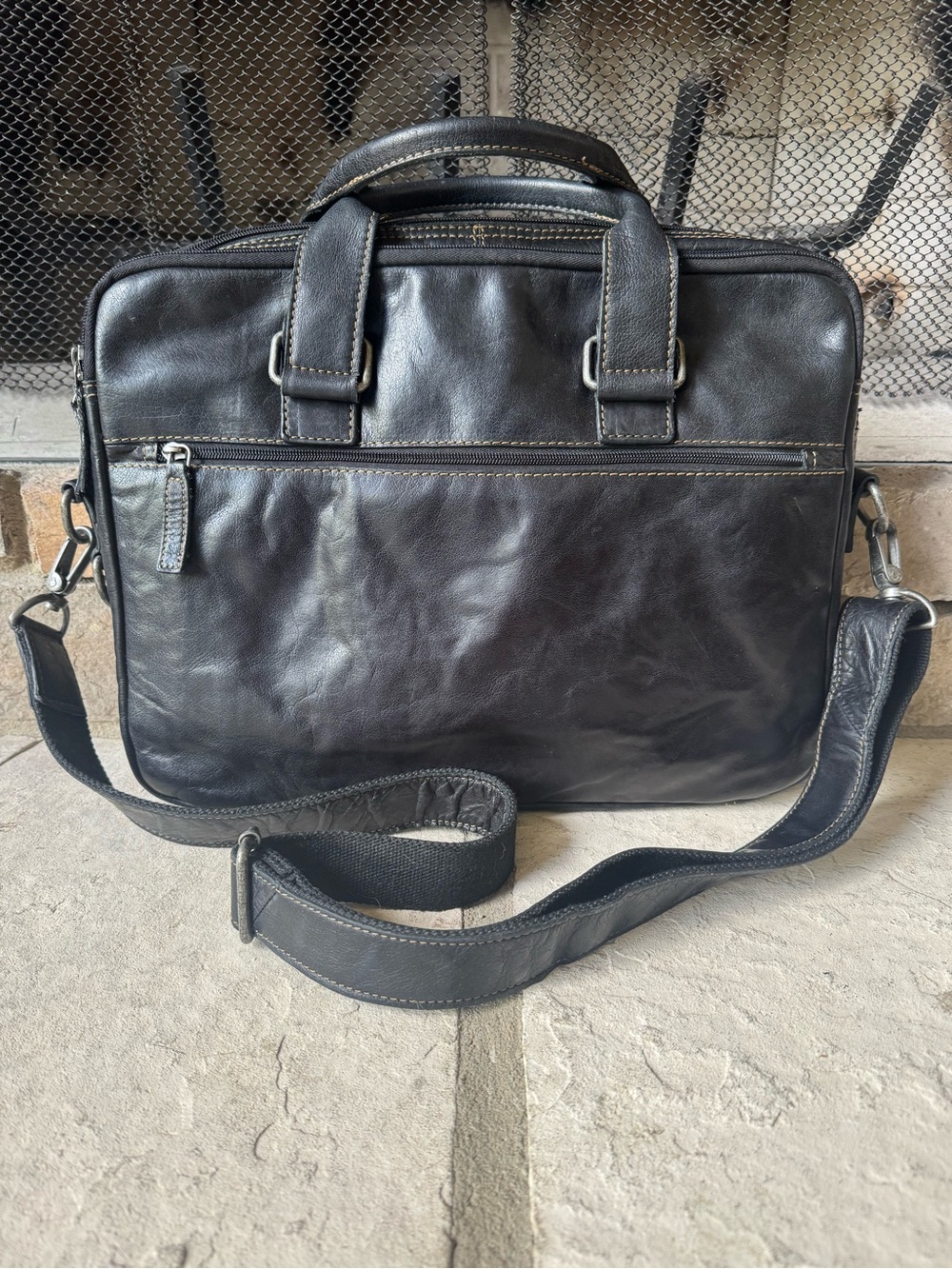 Jack Georges Men's Black Leather Voyager Bag with Detachable Strap EUC